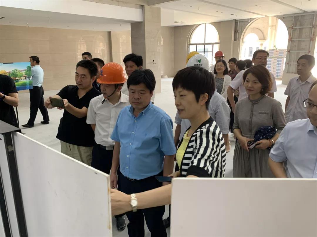 市委常委、組織部長徐仲儀一行赴老年大學(xué)新建工程一期開展調(diào)研